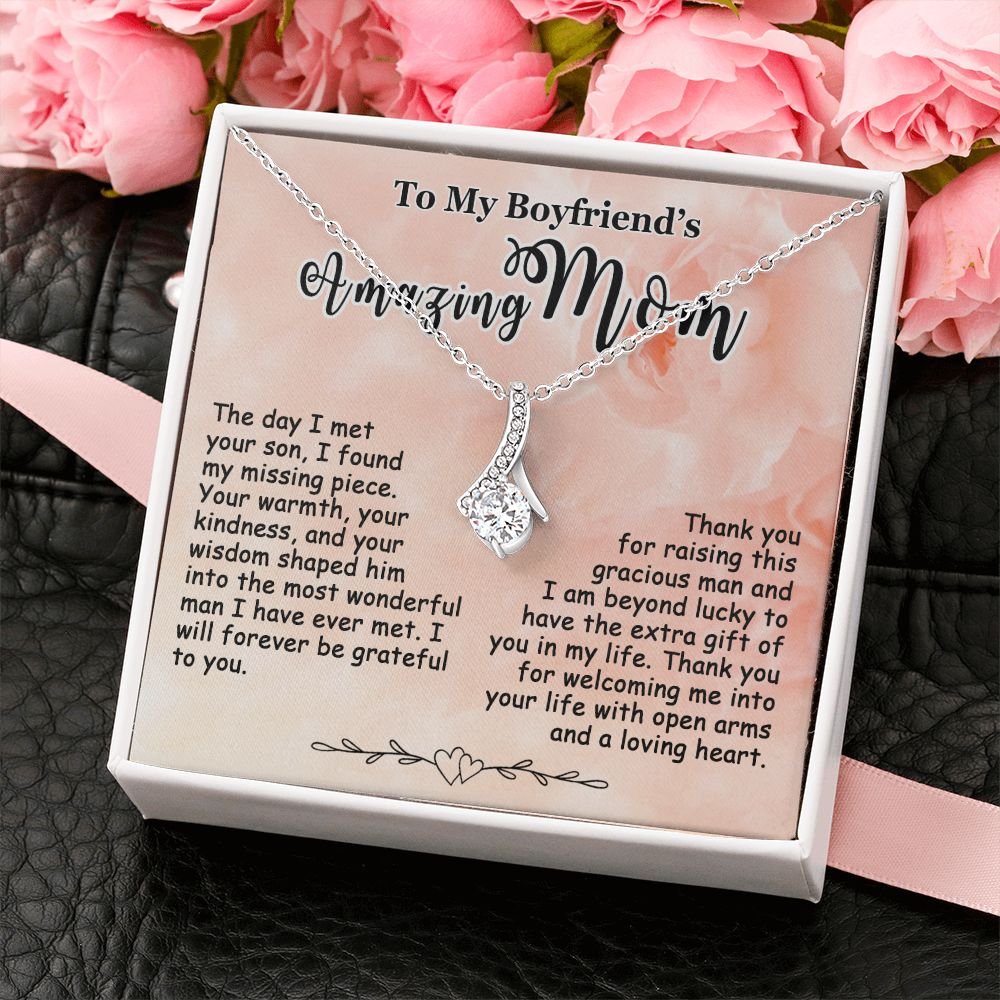 Gifts for Boyfriend's Mom: To My Boyfriend's Mom Necklace, Mother's Day & Birthday Ideas, Message Card Alluring Beauty Present For BF’s Mother. Matched with a thoughtful message card.
