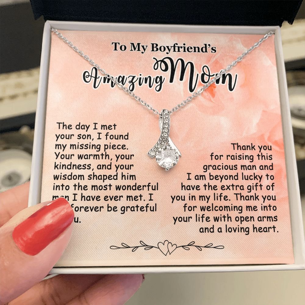 Gifts for Boyfriend's Mom: To My Boyfriend's Mom Necklace, Mother's Day & Birthday Ideas, Message Card Alluring Beauty Present For BF’s Mother. Matched with a thoughtful message card.