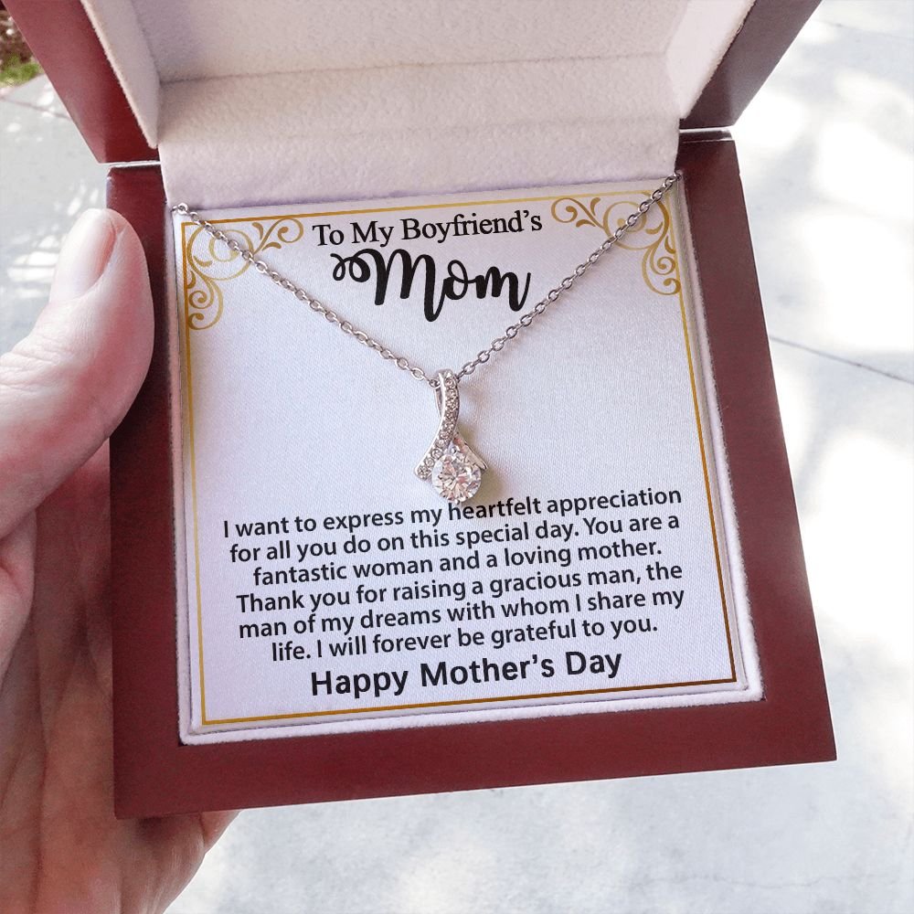 Gifts for Boyfriend's Mom: To My Boyfriend’s Mom Necklace, a perfect necklace for a meaningful Mother's Day or birthday present for your boyfriend's mom. Matched with a thoughtful message card.